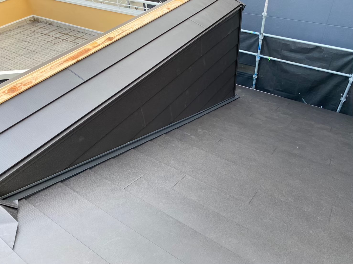 カバー工法でガルテクト設置